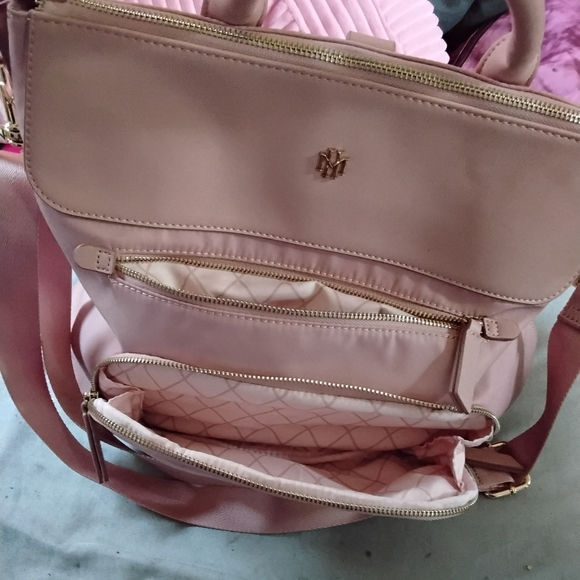 Mark & Hall - Elegant Pink Designer Shoulder Bag - Picture 3 of 6